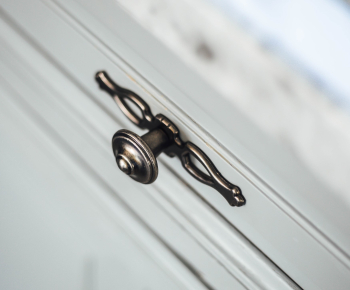 Kitchen cabinet handles category