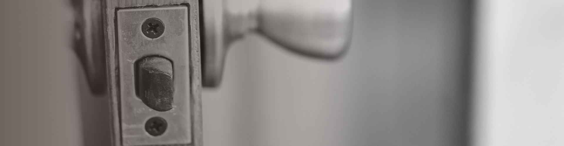 How To Measure A Door Latch