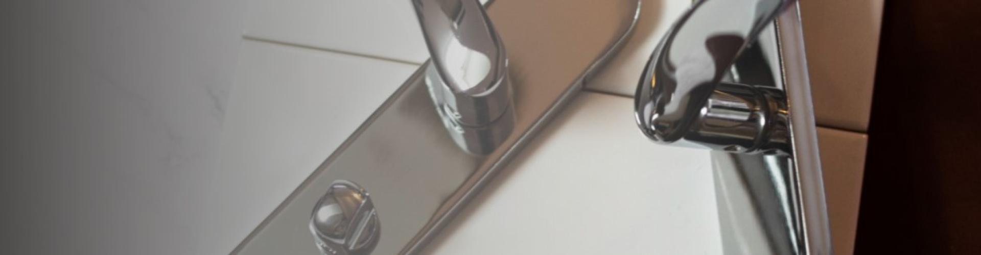 3 Easy Methods to Clean Chrome Door Handles
