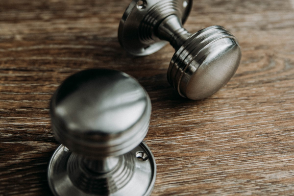 What Is The Difference Between Sprung And Unsprung Door Knobs?
